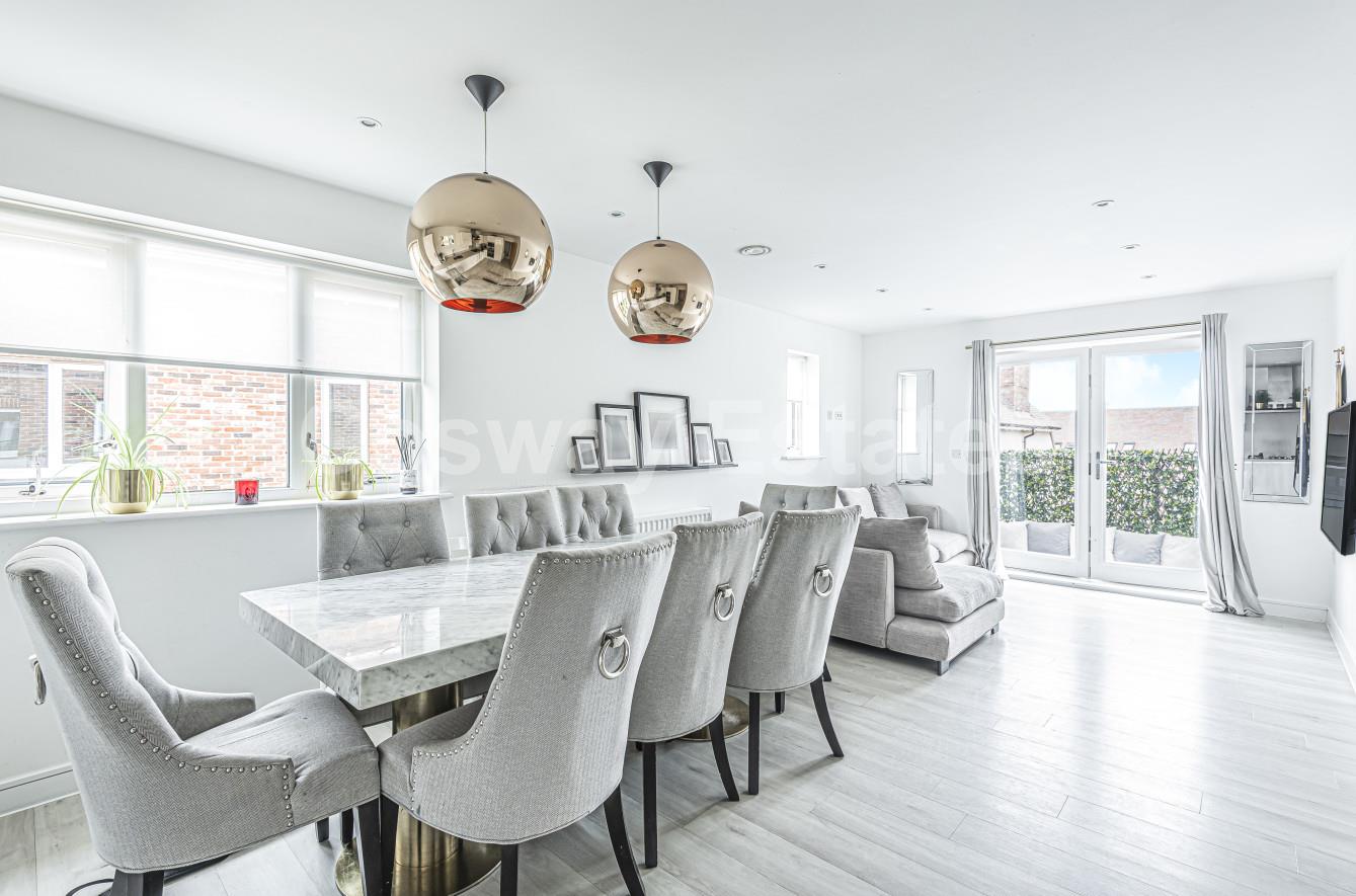 1 Guardhouse Way, Mill Hill